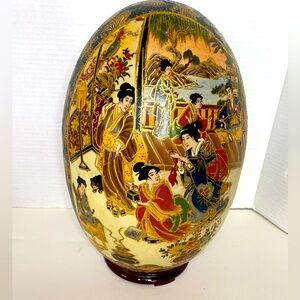 VTG Japanese Satsuma Large Porcelain Decorative Egg Hand Painted Moriage Gilding